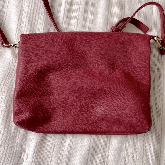 Sondra Roberts Squared Crossbody Bag - Picture 3 of 6